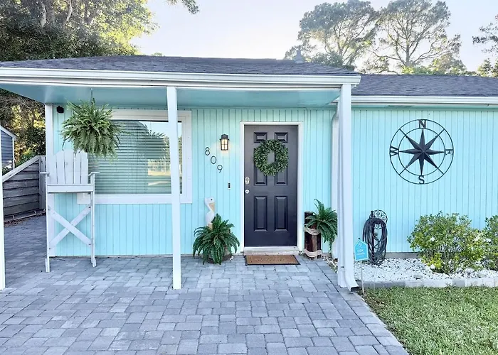 Sandy Days Saltwater Poolside Nights Holiday home