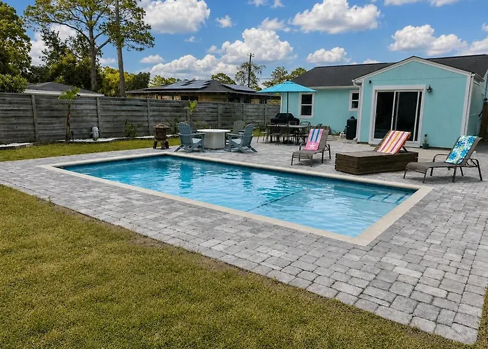 Sandy Days Saltwater Poolside Nights Holiday home Pensacola